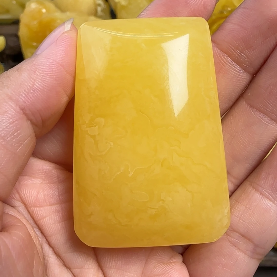 蜜蜡未镶嵌珠宝奇石