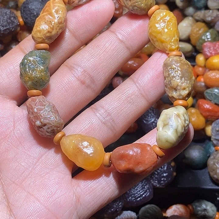 陶瓷筋脉血脉石手持，
