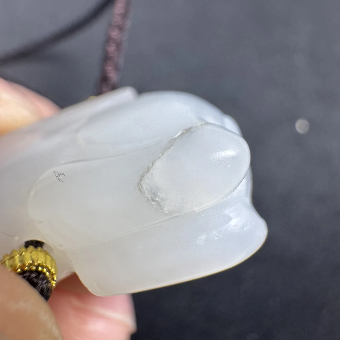 741-和田玉小白兔挂饰（后退有残特价不退换）