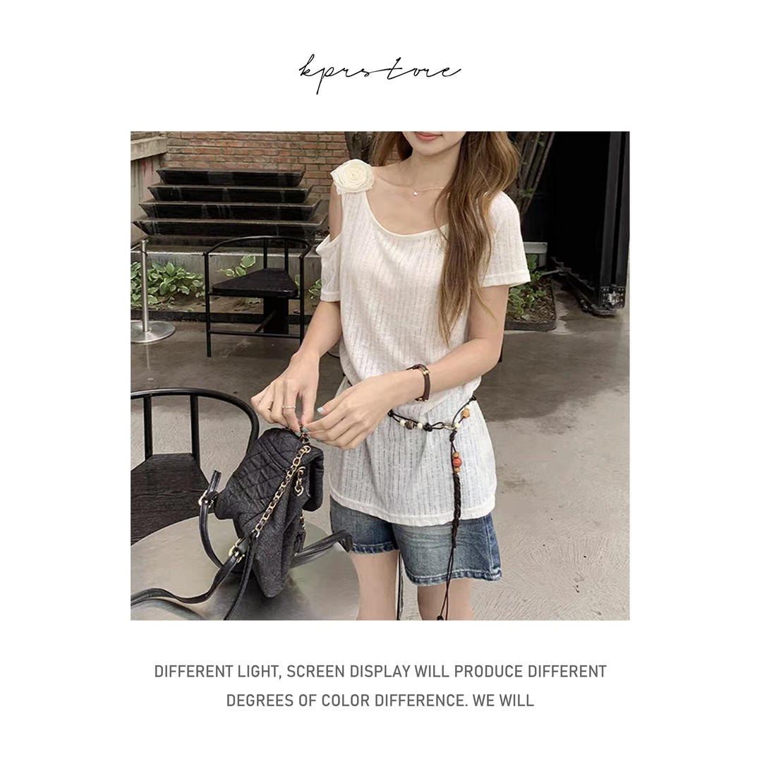 花朵立体装饰斜肩短袖T恤独特设计感露肩上衣