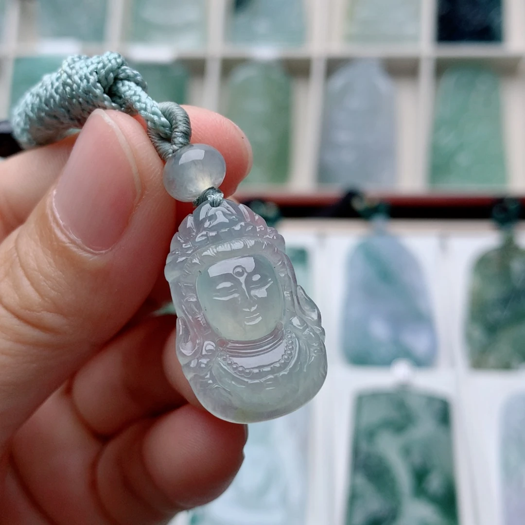 翡翠未镶嵌颈饰观音