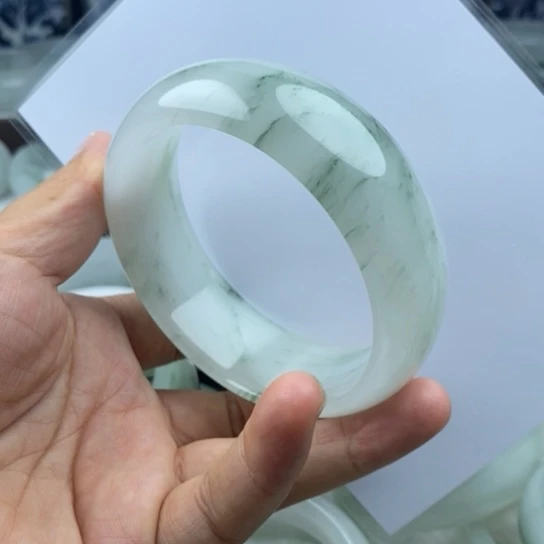 未镶嵌手镯石英质玉（金丝玉）