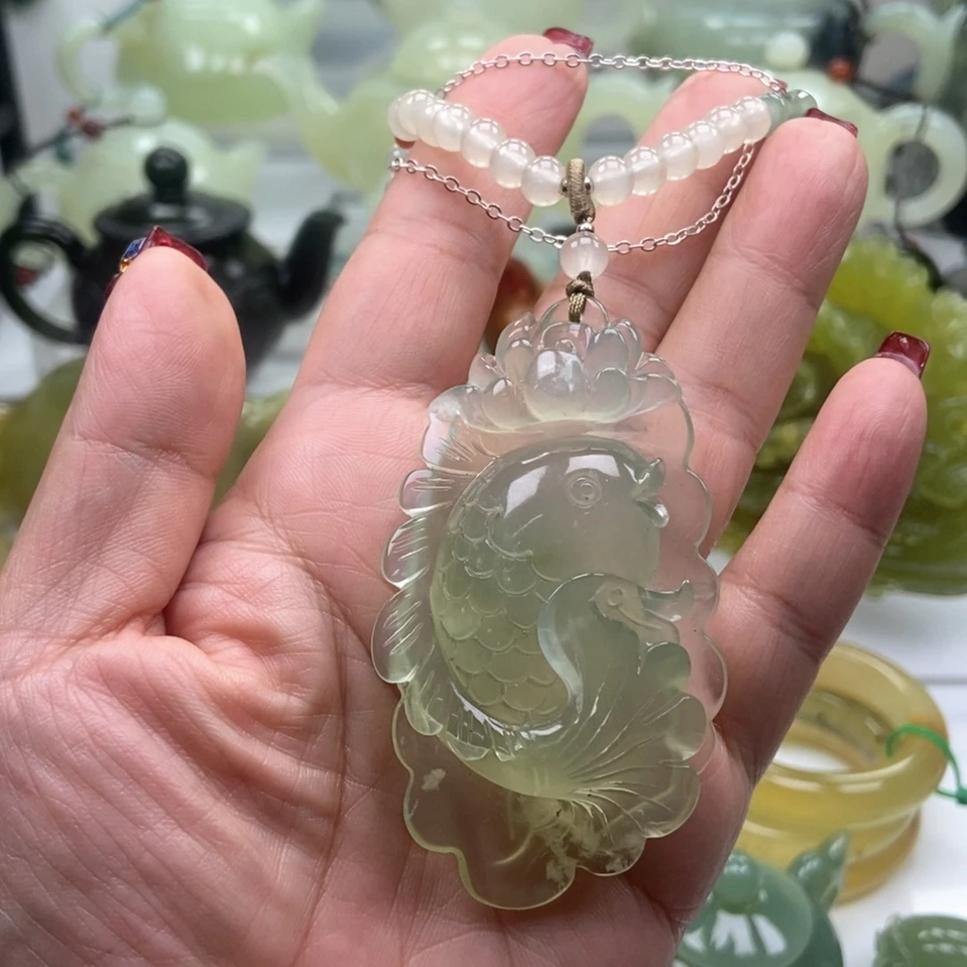 蛇纹石玉挂件未镶嵌