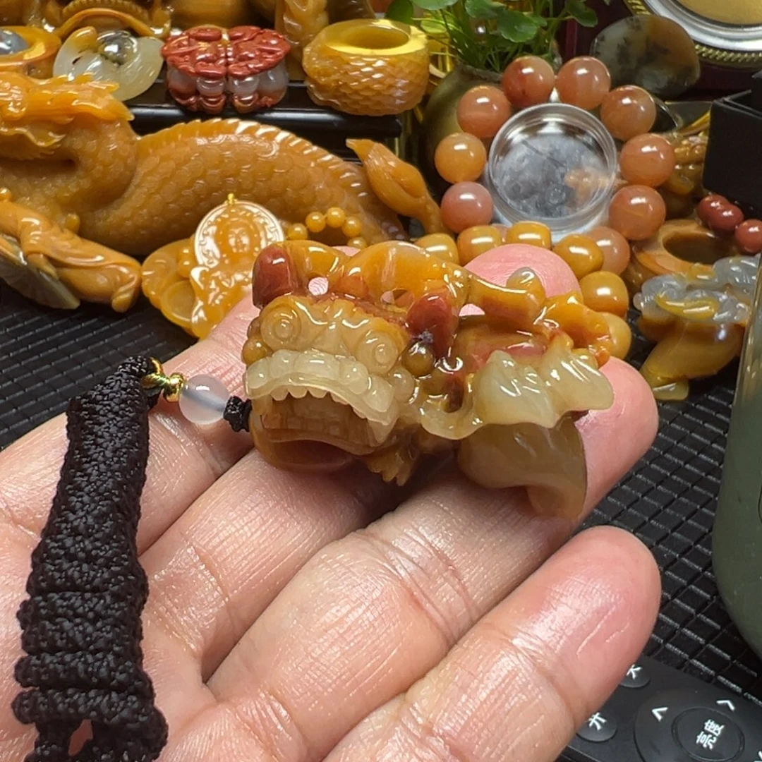 石英质玉未镶嵌颈饰