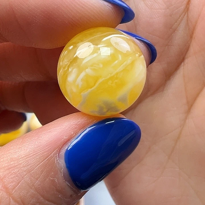蜜蜡未镶嵌珠宝奇石
