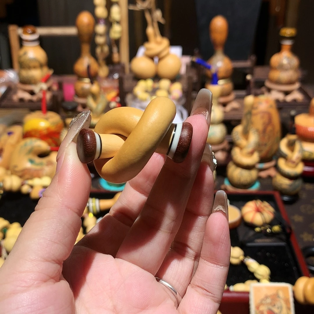 维***尼大叶紫檀（黑酸枝木类）