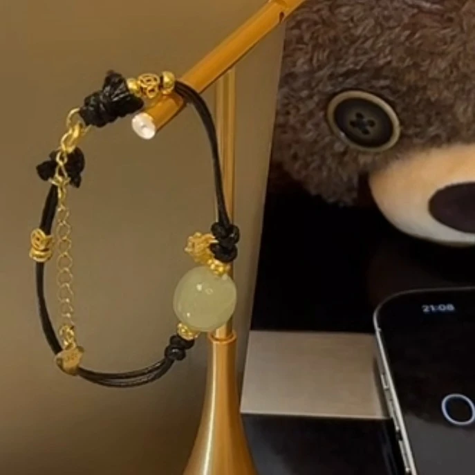 壹屿珠宝    121798  和田玉传世级手串