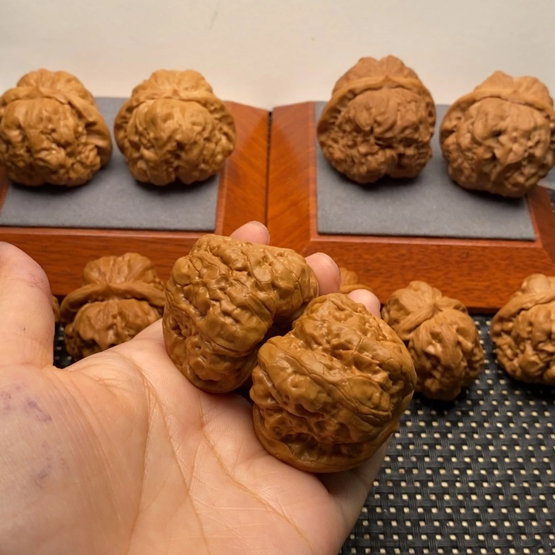裴***把件文玩核桃边42左右