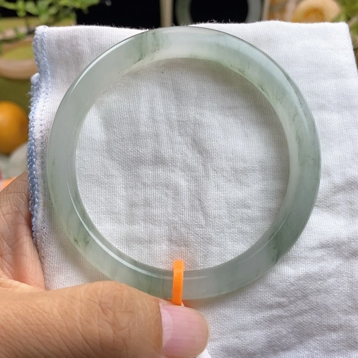 菜***菜石英岩玉手镯未镶嵌