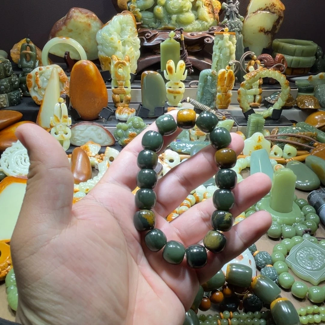 透闪石质玉未镶嵌珠宝奇石