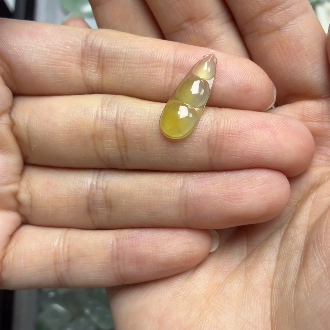 颈饰未镶嵌翡翠玻璃黄豆