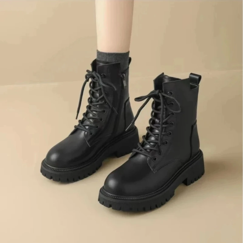 厚底马丁靴女款2024新款秋冬英伦风加绒靴子女小个子黑色雪地短靴