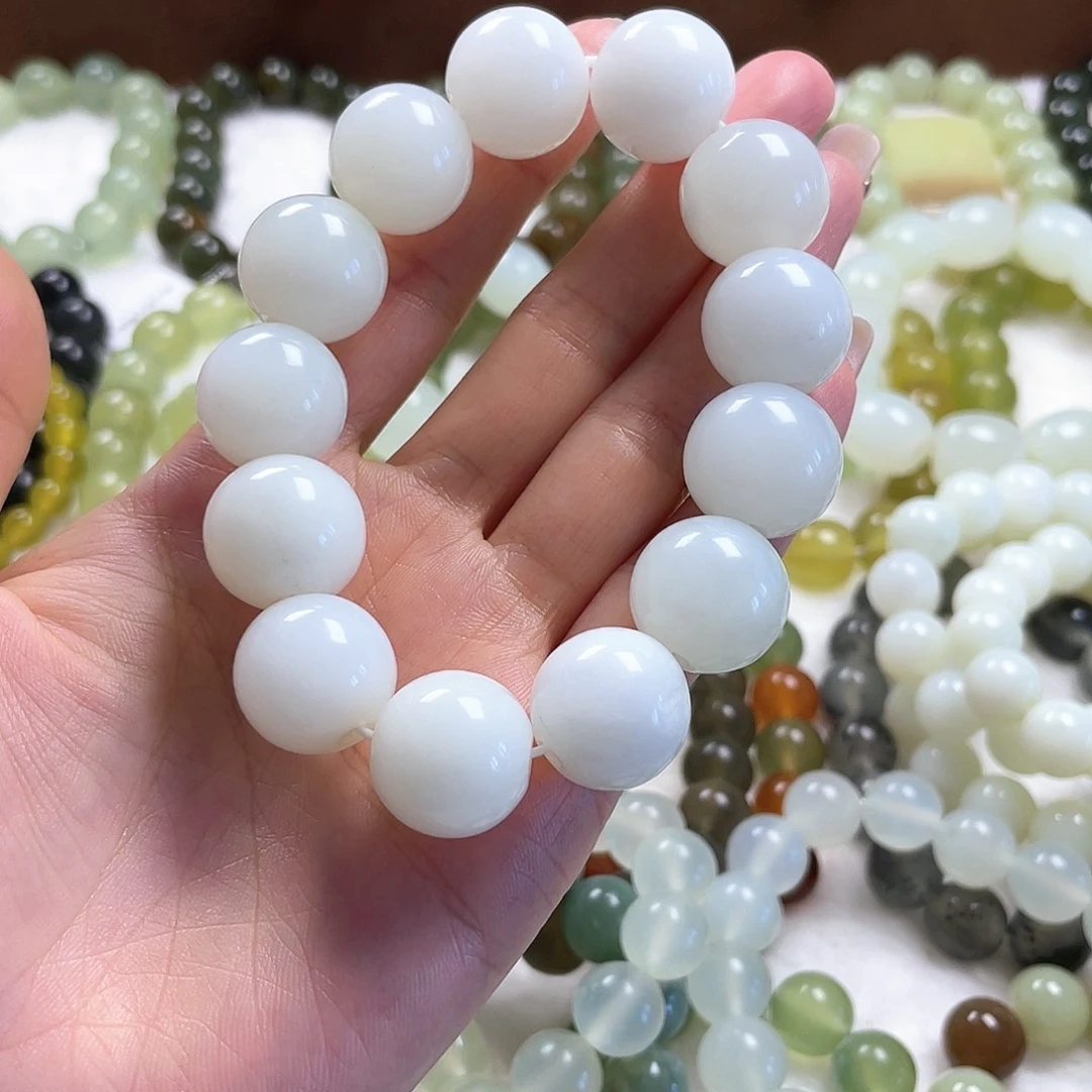 时***转未镶嵌蛇纹石玉手串