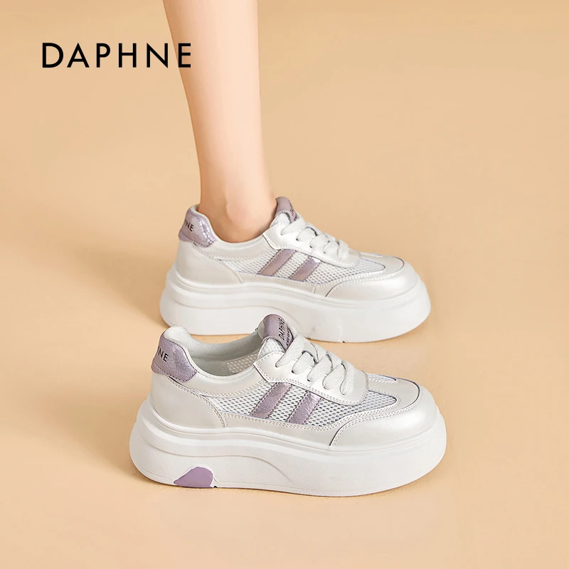 达芙妮网面小白鞋女2025夏季新款厚底增高轻便透气百搭休闲板鞋S