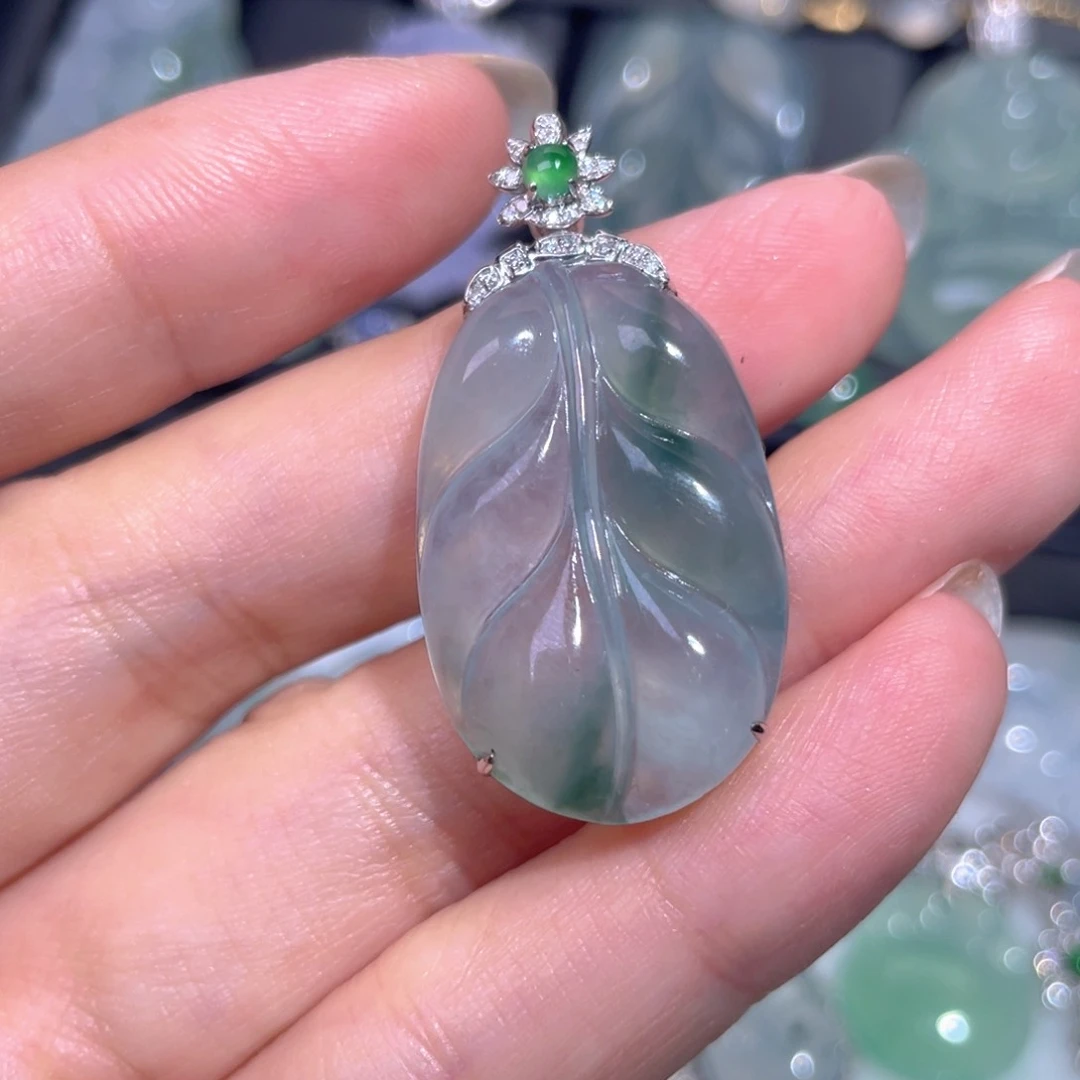 颈饰18K金镶嵌翡翠翡翠