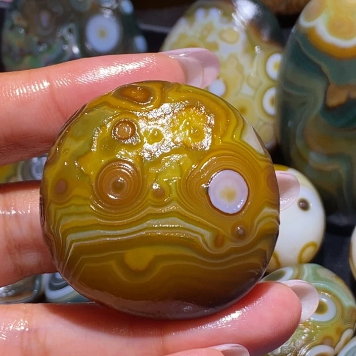 玛瑙/玉髓未镶嵌珠宝奇石95