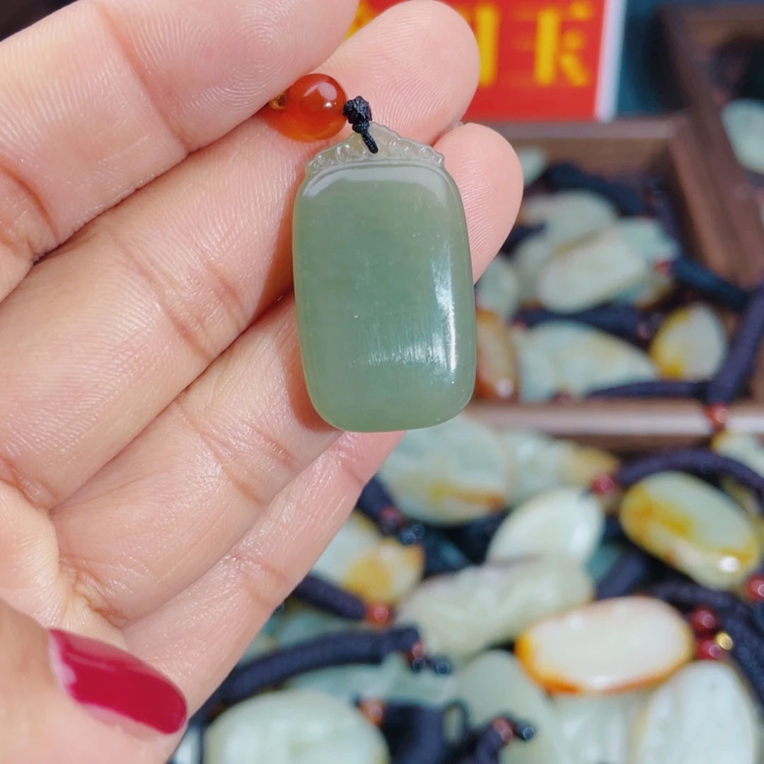 和田玉未镶嵌颈饰拍一发一