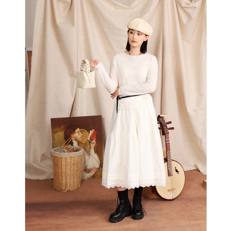 西町村屋文艺绣花半身裙女装春季新款气质百搭长款半裙XHAA10097