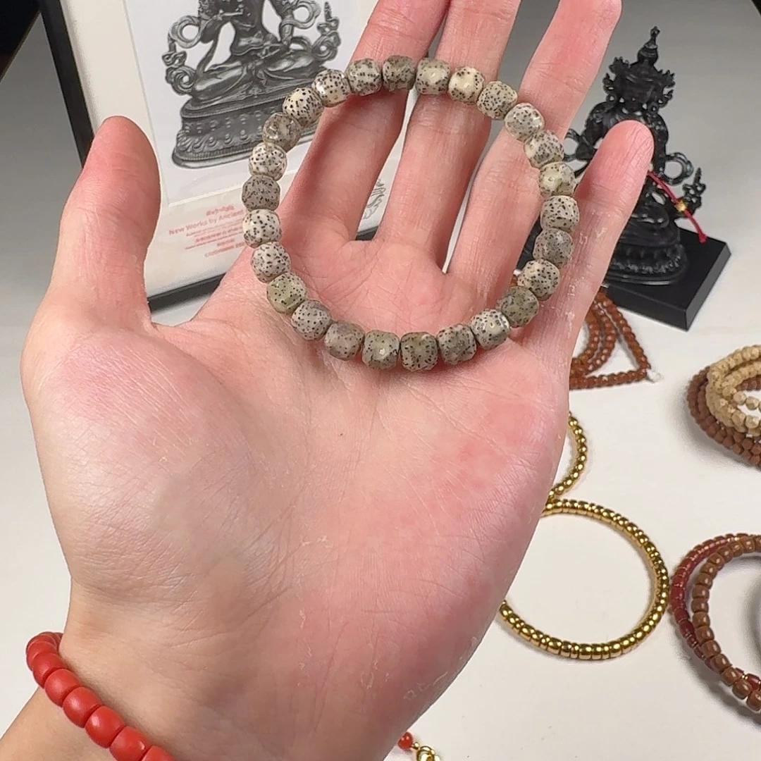 椰蒂手串出去玩出去玩