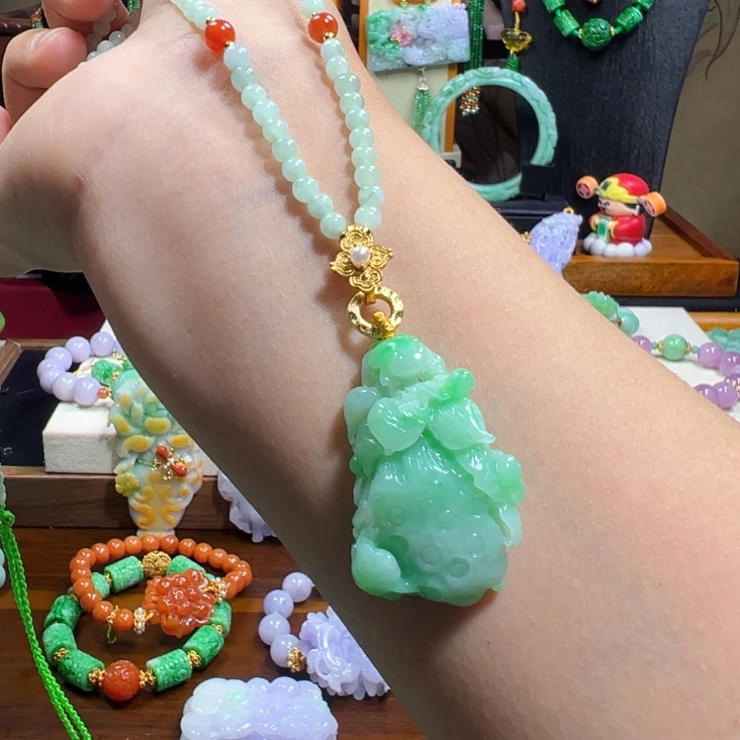 翡翠未镶嵌毛衣链莲蓬