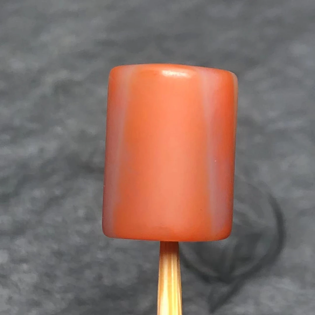 天然原矿南红桶珠，长13.3直径10毫米