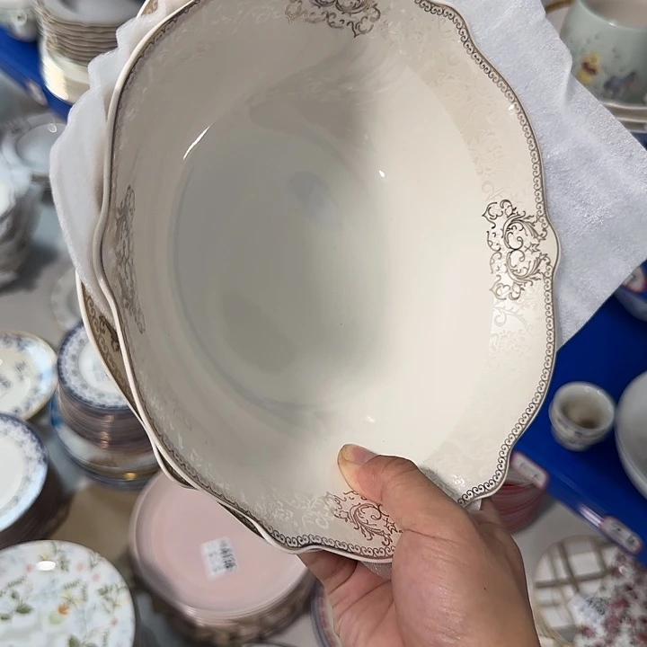 娟***娟瓷两个9寸的均价12.5一个