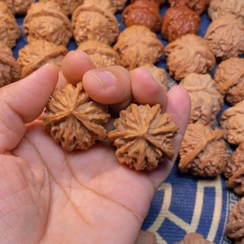 【闪购商品】吊坠文玩核桃A**a三棱35