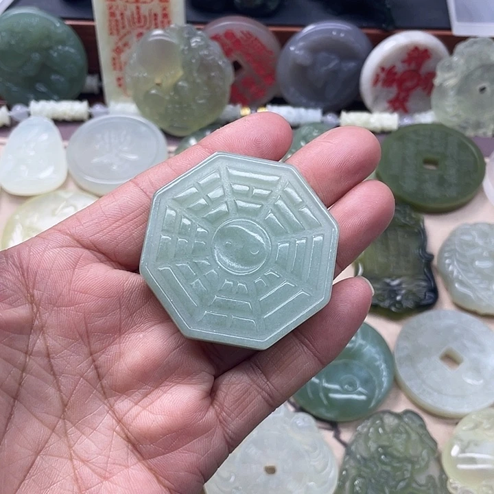 蛇纹石玉合金颈饰