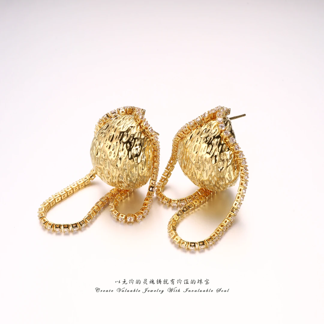 铜合金锆石耳饰 【Francesca·V】意·金色气质百搭耳环 FV-C-31789