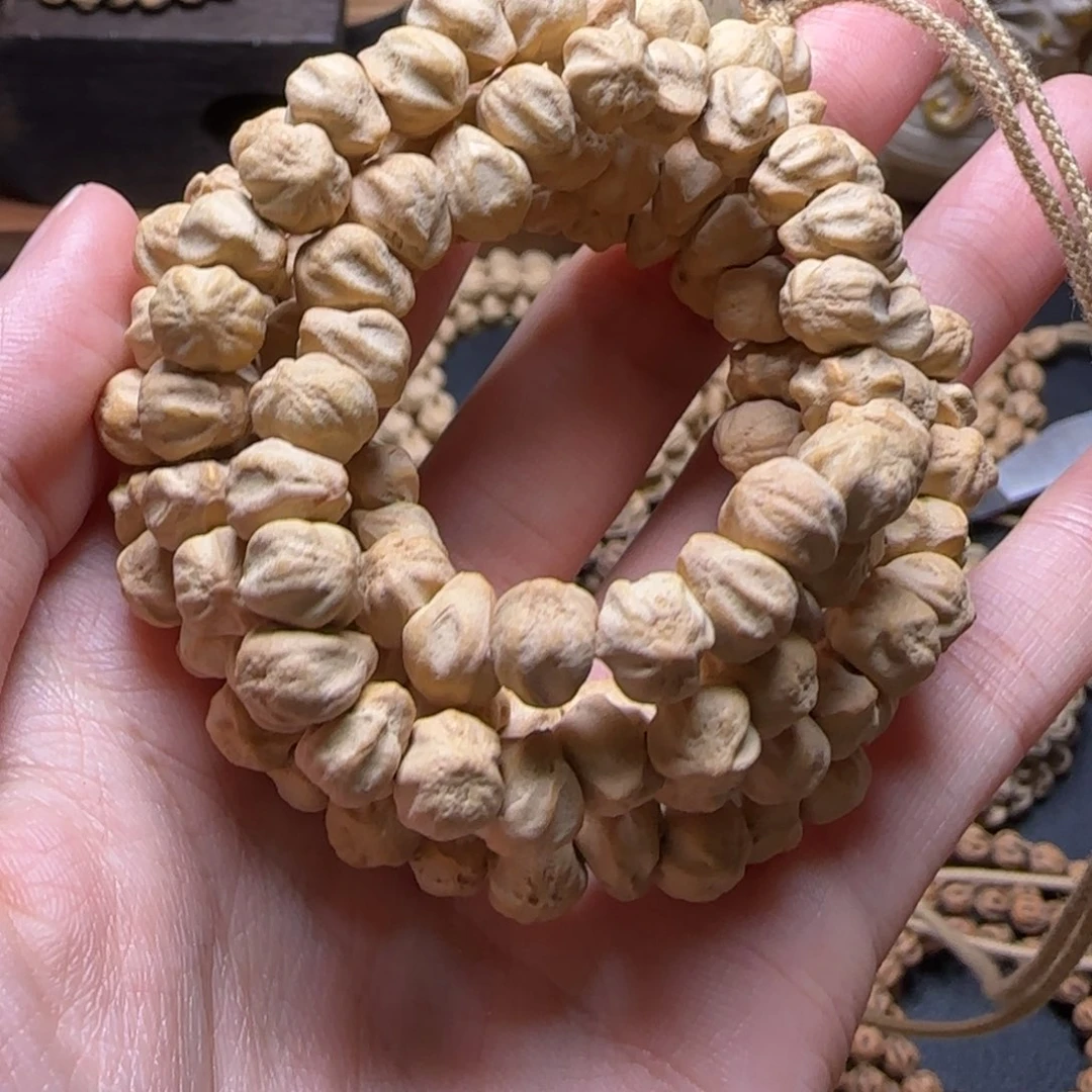 魏***为柏香籽/百香籽吊坠