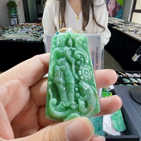 翡翠未镶嵌颈饰翡翠