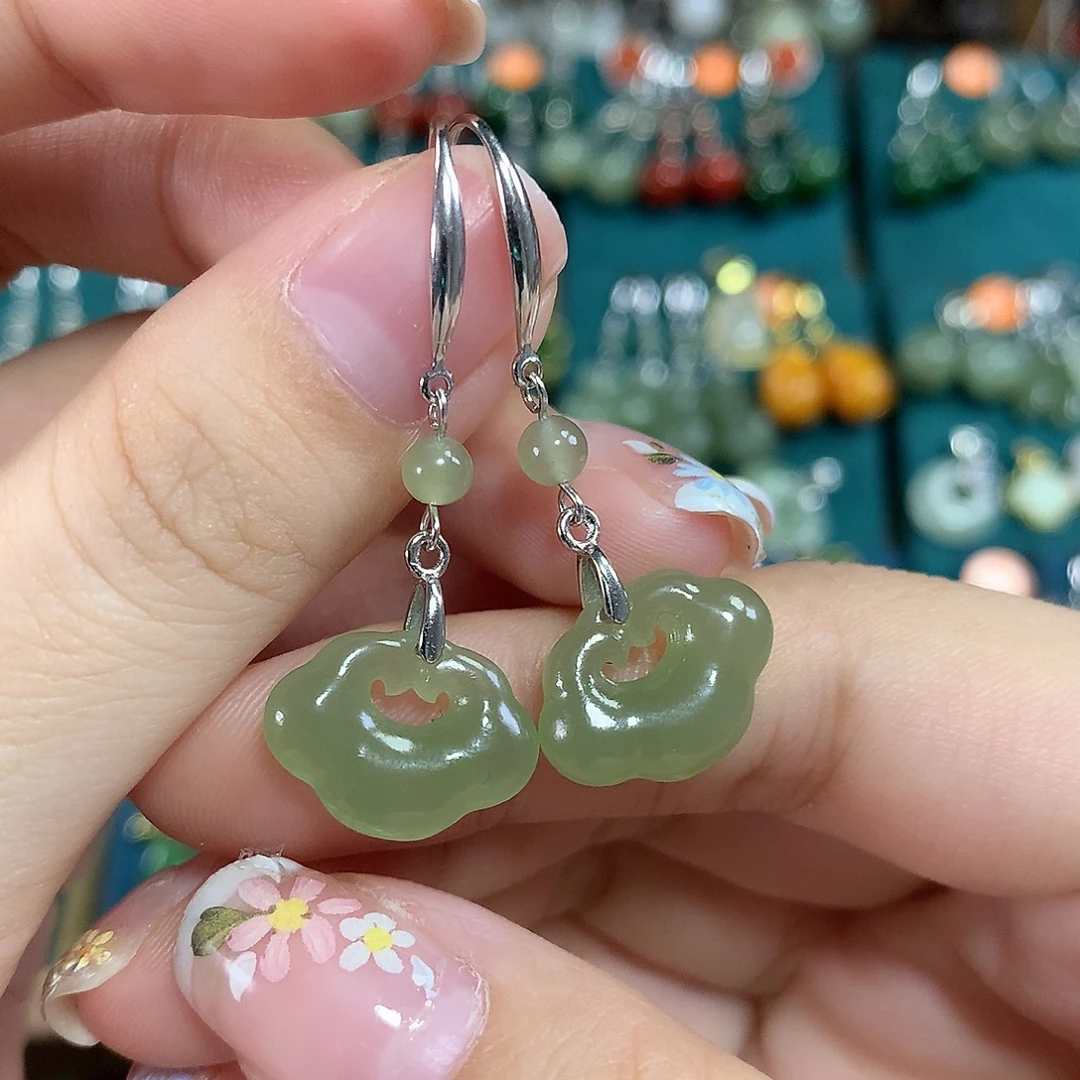 和田玉银S925镶嵌耳饰如意卡16左右