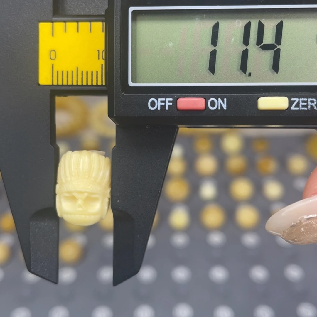 琥珀未镶嵌裸石138