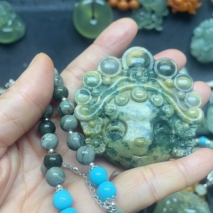 未镶嵌蛇纹石玉颈饰