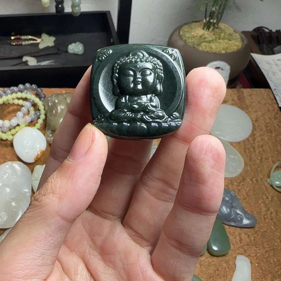 和田玉未镶嵌颈饰正常结构