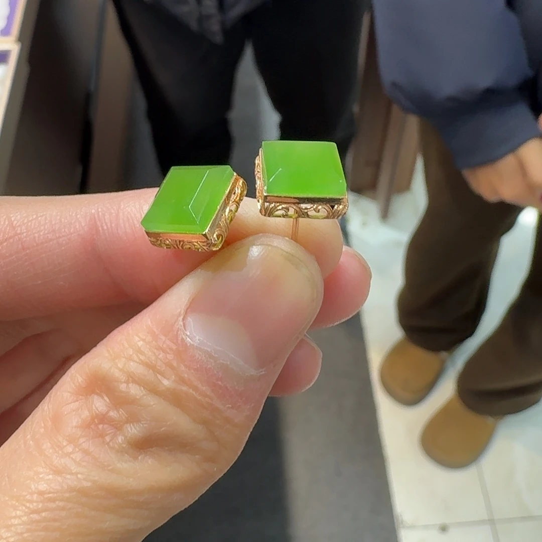 和田玉耳钉18K金镶嵌118好大哥