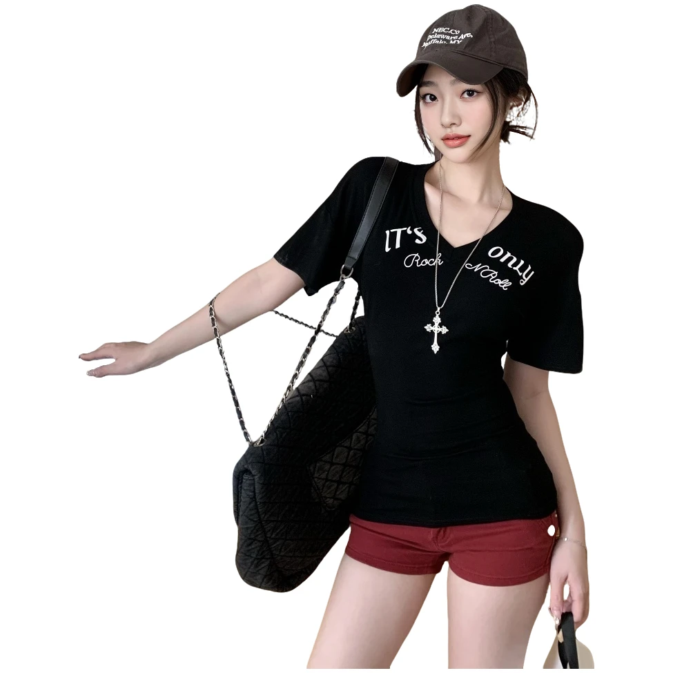 字母印花设计感黑色T恤包臀短款修身型常规小众纯欲慵懒风女装