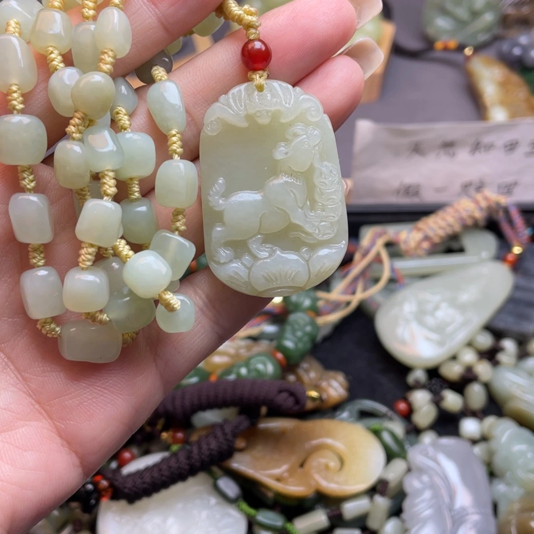 和田玉颈饰未镶嵌