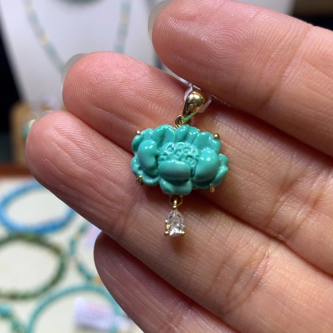 绿松石18K金镶嵌吊坠