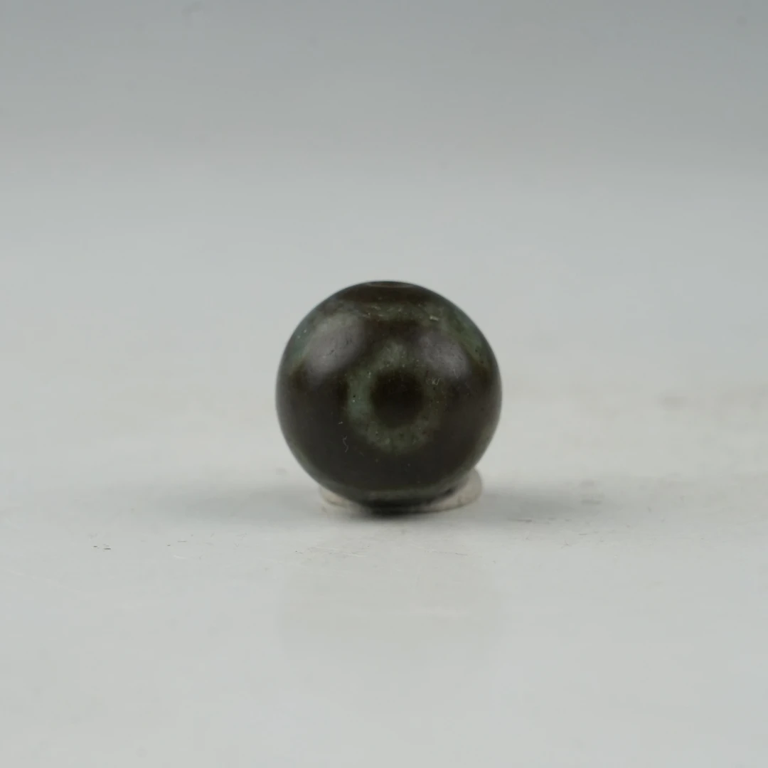 lot111917 清代 镶蚀三眼玛瑙圆珠