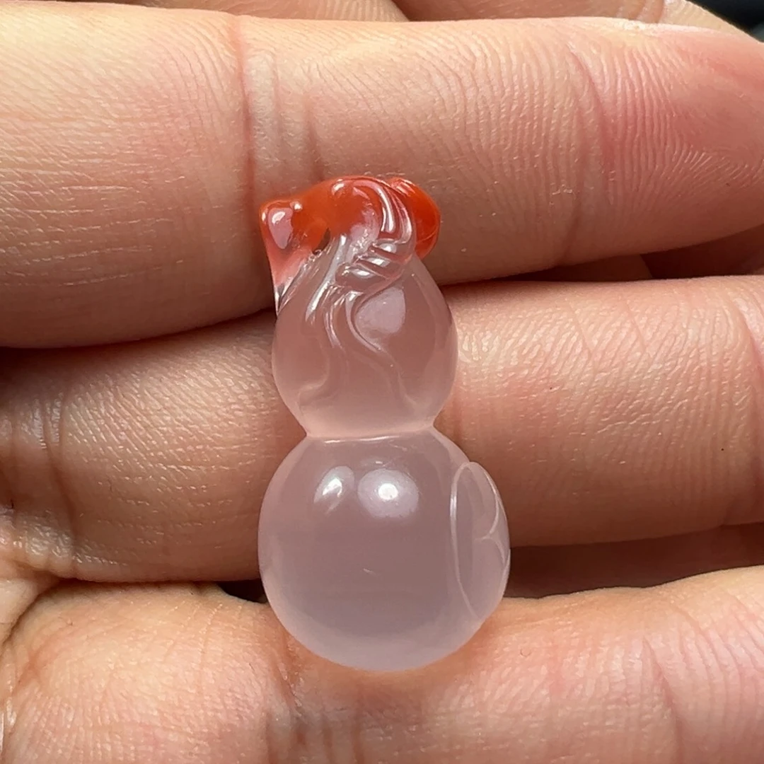 南红玛瑙吊坠未镶嵌