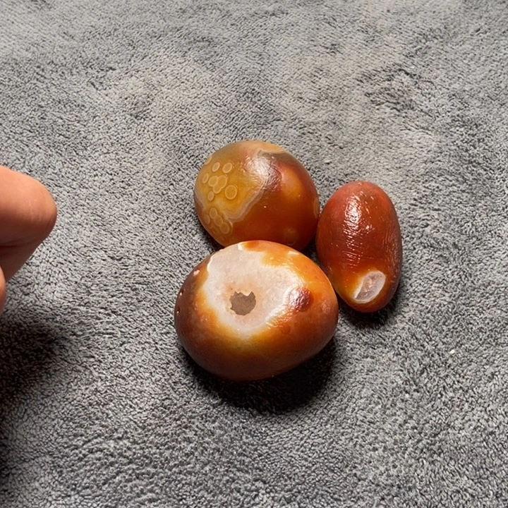 仁***爱玛瑙/玉髓未镶嵌珠宝奇石