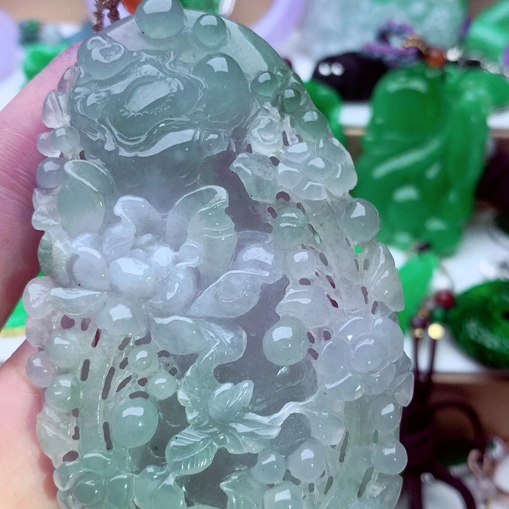 吊坠(不含链)未镶嵌翡翠