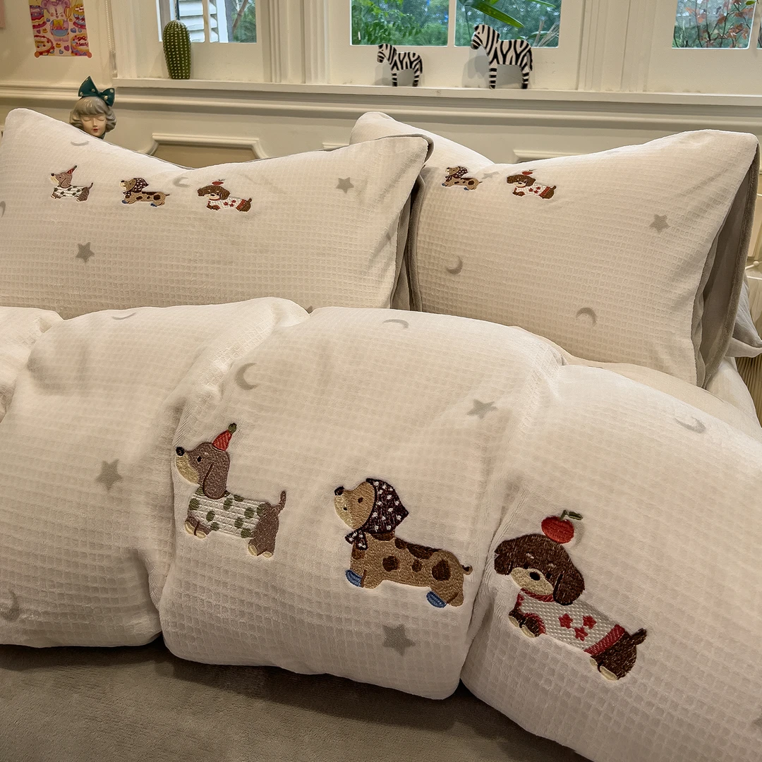 【朵罗塔】星星小萌狗加厚保暖牛奶绒入冬四件套双面绒2025被套床单