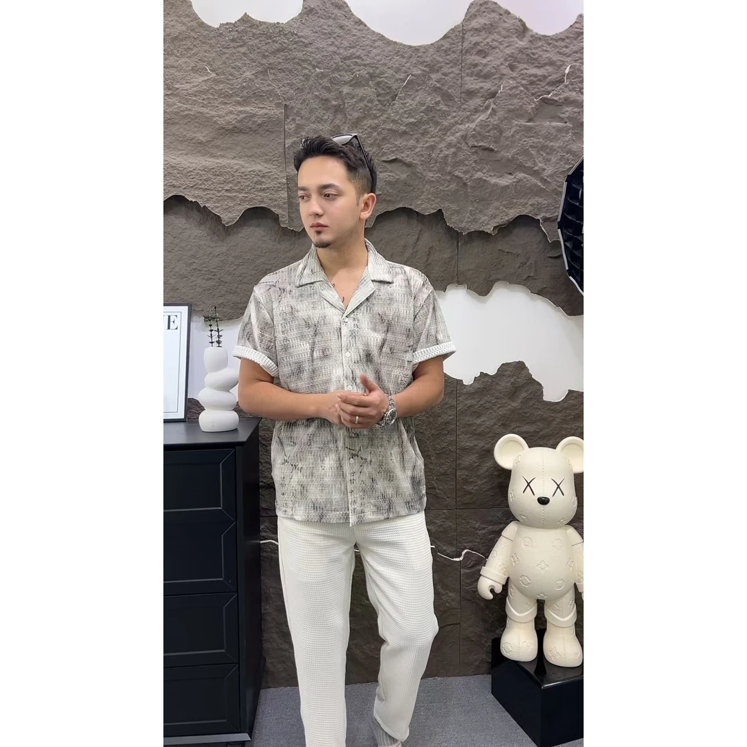夏季短袖轻薄款肌理个性潮流休闲衬衫翻领单排扣男款