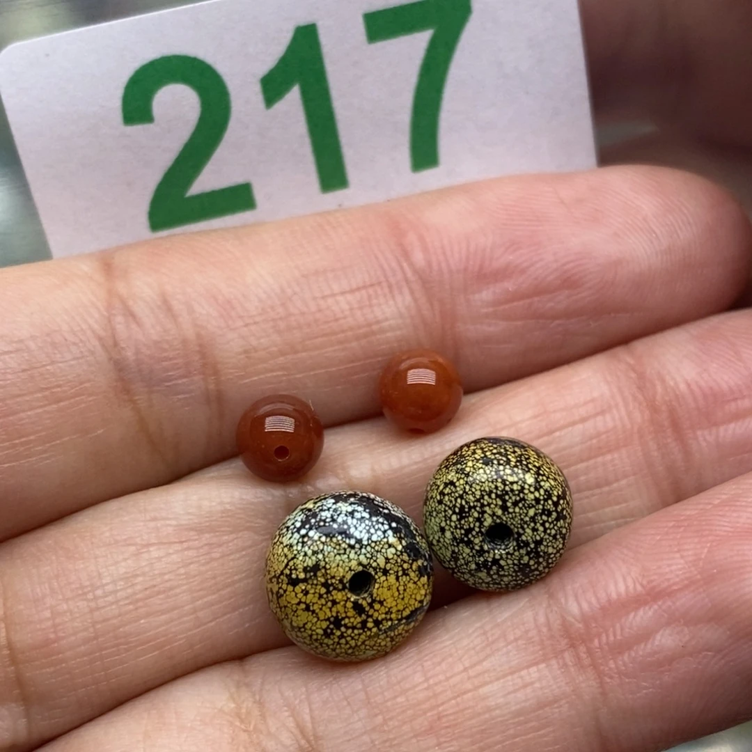 南红玛瑙未镶嵌珠宝奇石