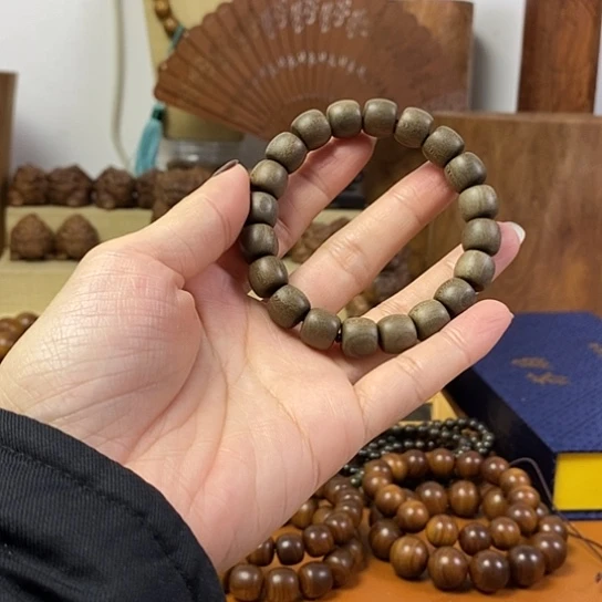 老山檀香阴沉10-11桶珠手串