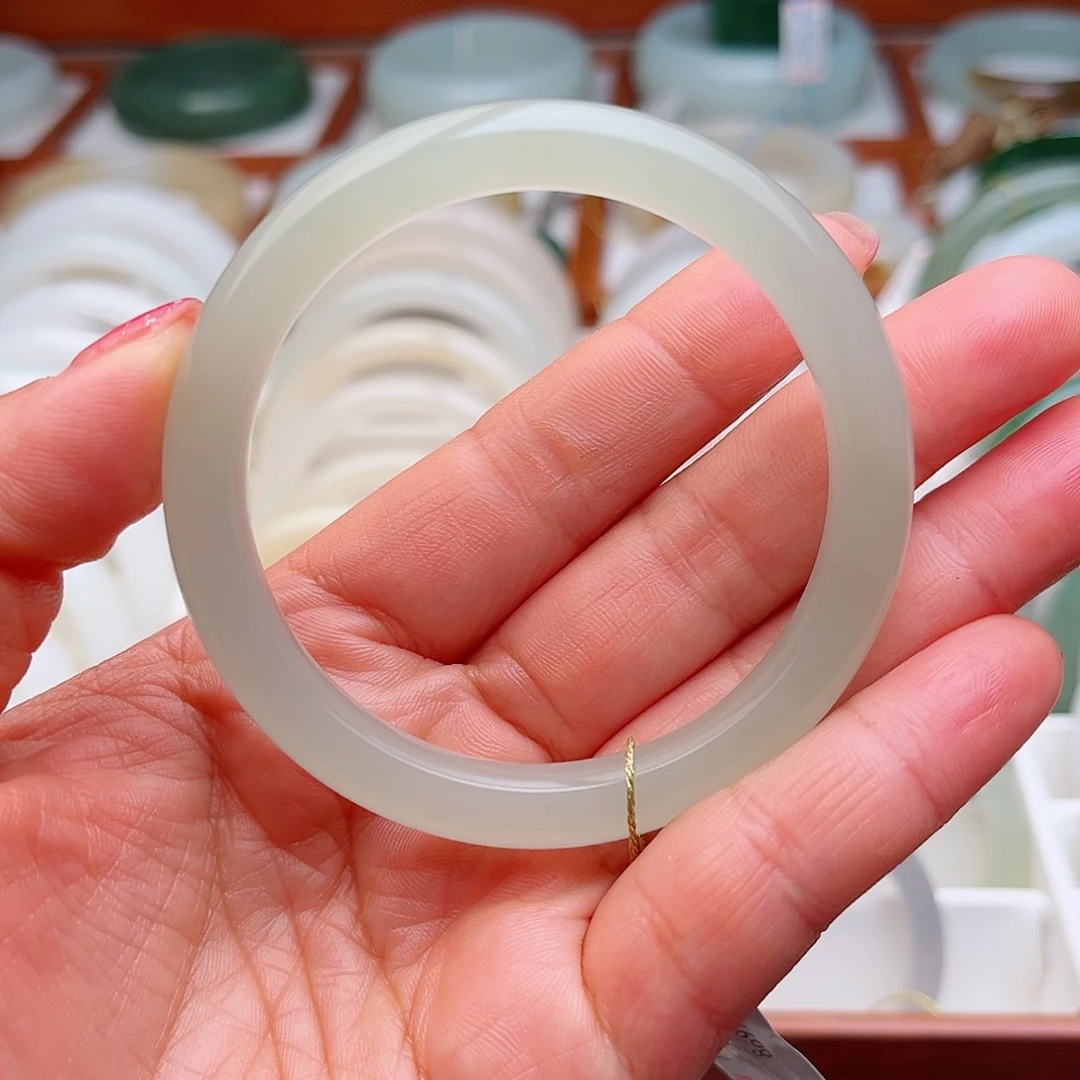 和田玉未镶嵌手镯53