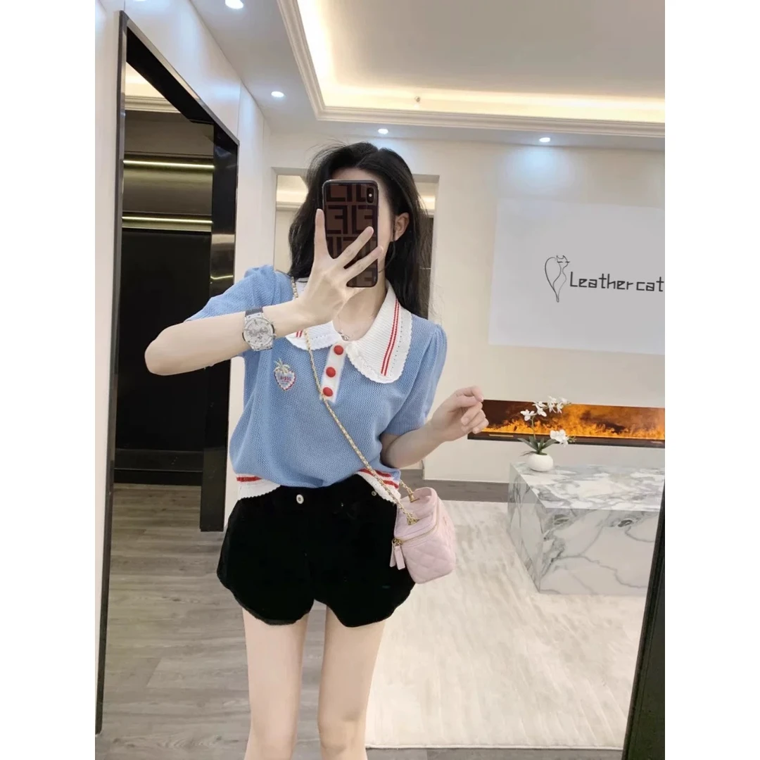 今年流行穿搭短袖t恤女夏季设计感薄款针织衫黑色高腰短裤套装