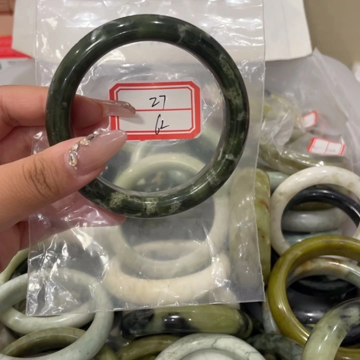 未镶嵌蛇纹石玉手镯